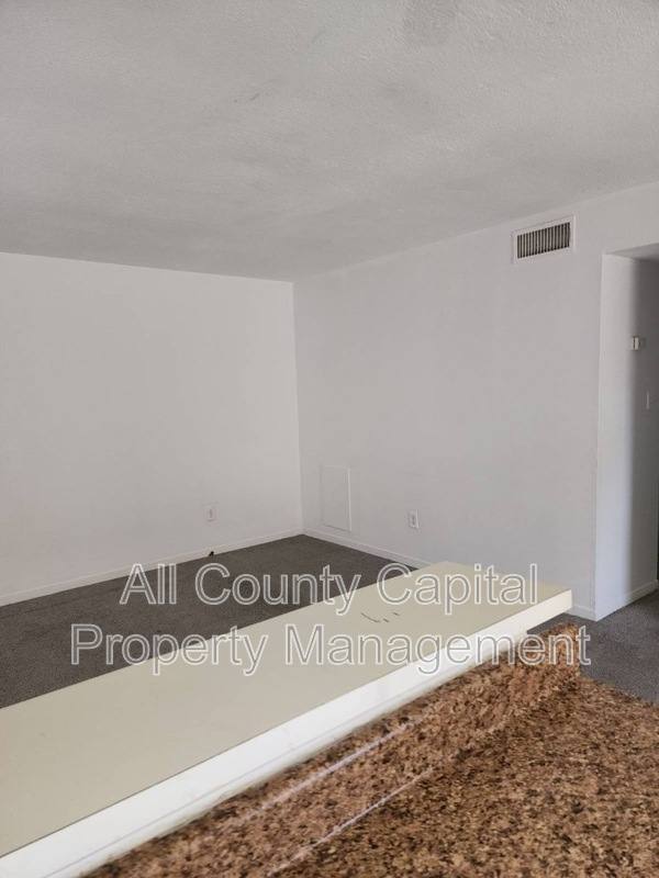Apartment for rent at 1105 Westwood Lane, Giddings, TX 78942