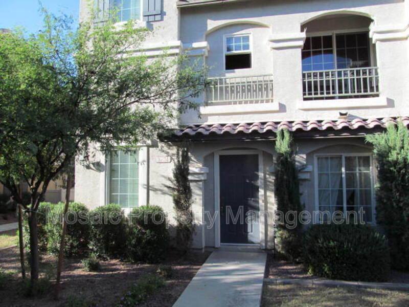 Townhouse for rent at 5724 S 21st Terrace, Phoenix, AZ 85040