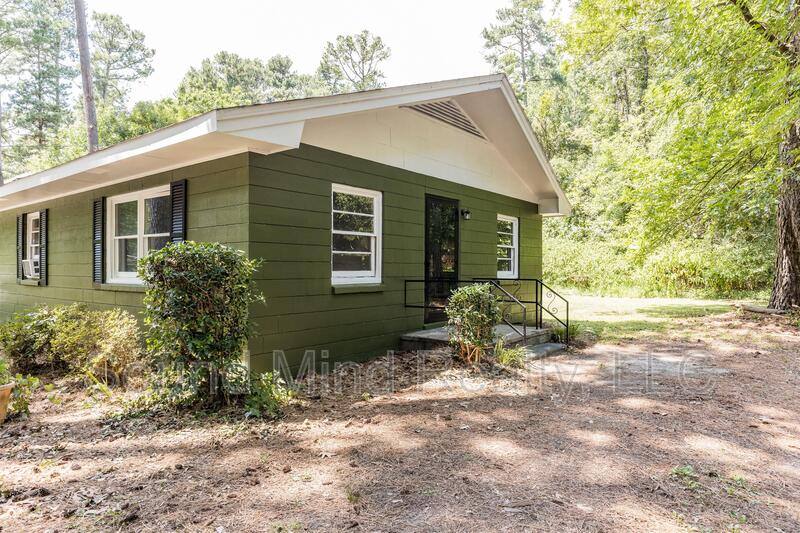 Apartment for rent at 722 Woodland Rd, Raleigh, NC 27603