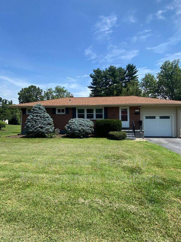 House for rent at 2317 Cortland St, Waynesboro, VA 22980