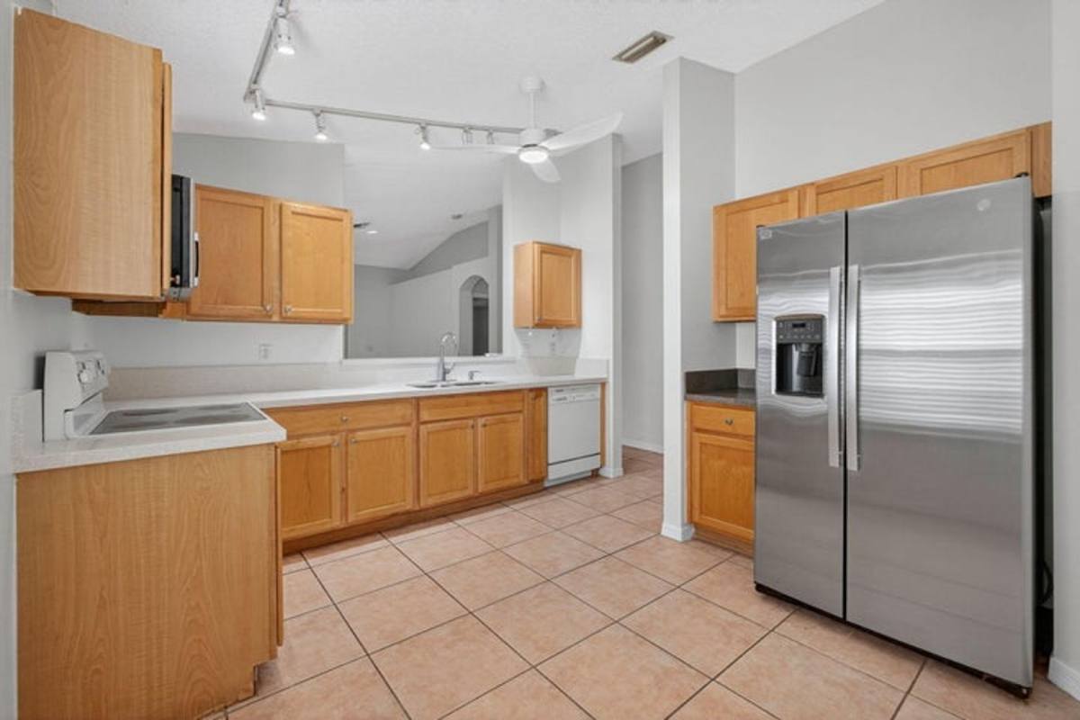 House for rent at 5020 N La Sedona Circle, Delray Beach, FL 33484