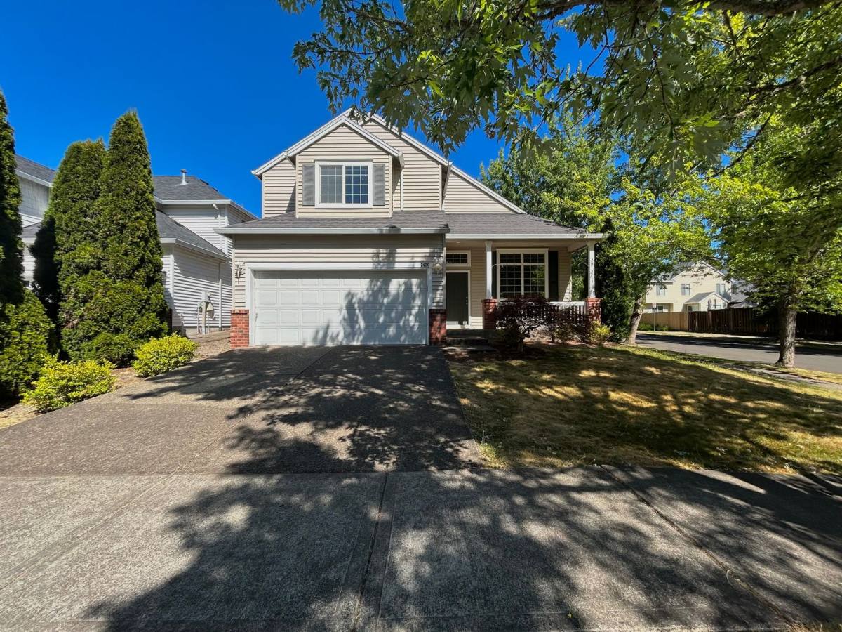 House for rent at 2420 NE 10th Ave, Hillsboro, OR 97124