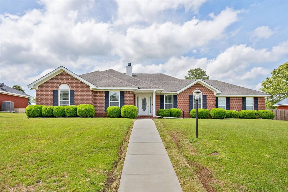 House for rent at 3709 Seleste Dr, Mobile, AL 36618