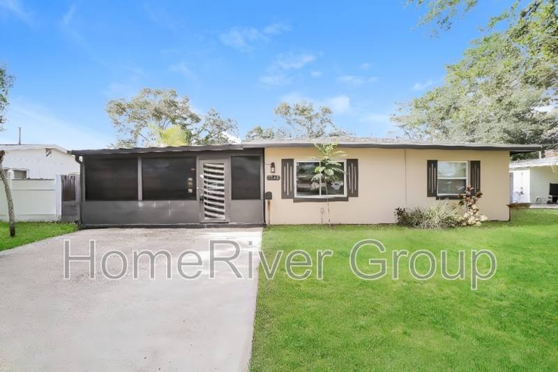 House for rent at 1241 61st Ave N, Saint Petersburg, FL 33703