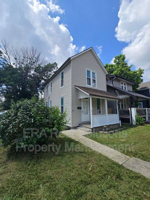 House for rent at 611 Stanley Ave, Columbus, OH 43206