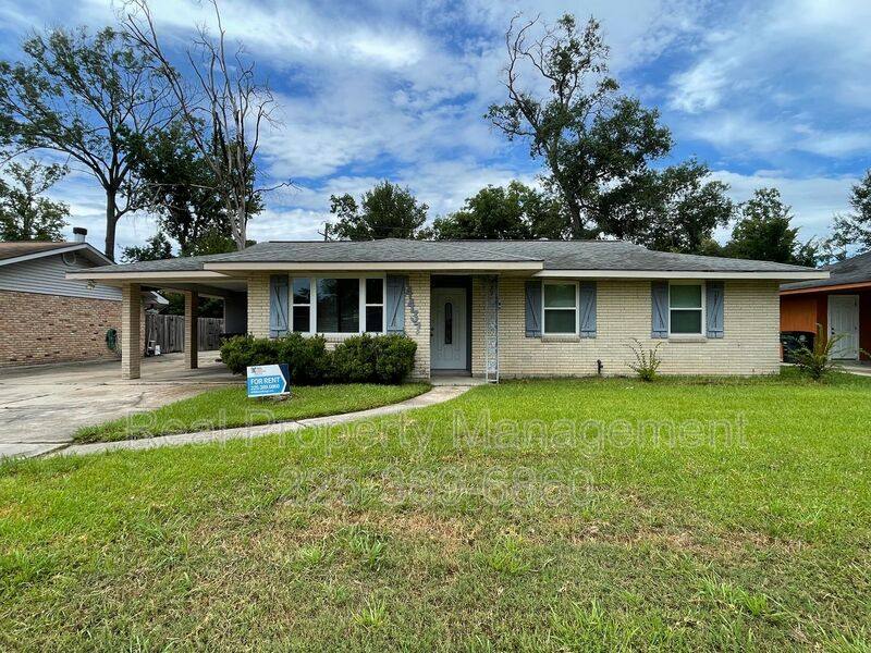 House for rent at 14437 Locust St, Baton Rouge, LA 70819