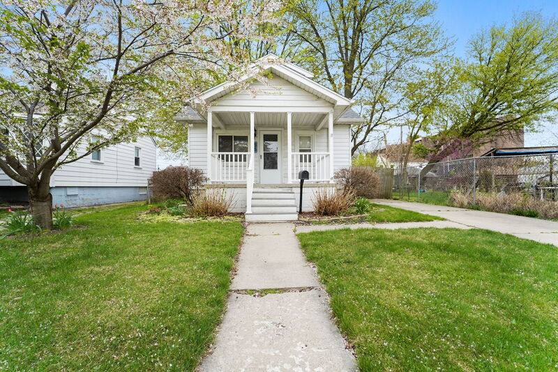 House for rent at 55 W Sonoma Ave, Hazel Park, MI 48030