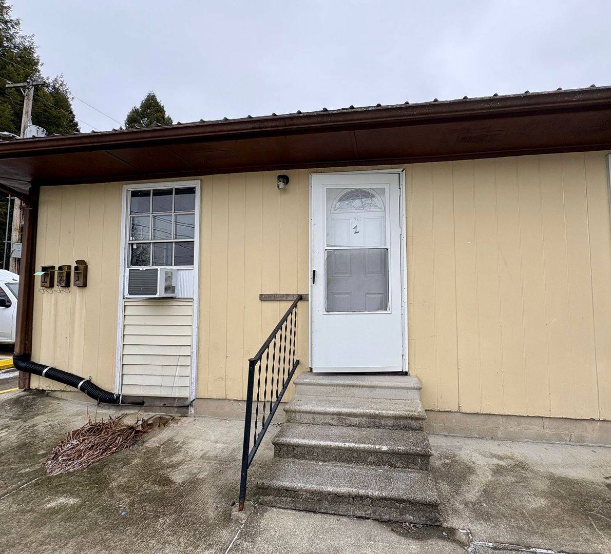 Apartment for rent at 823 Engineer St, Corbin, KY 40701