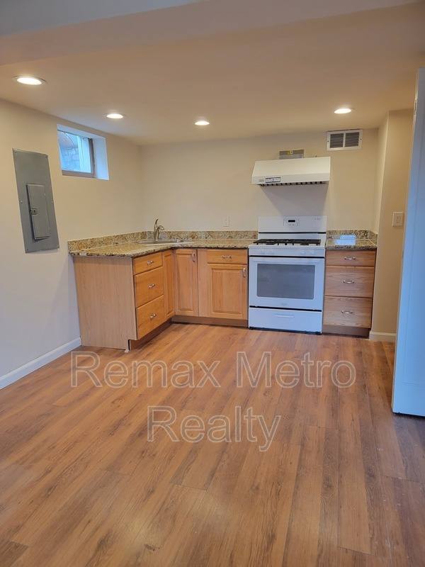Apartment for rent at 3007 Humes Place W #B, Seattle, WA 98119