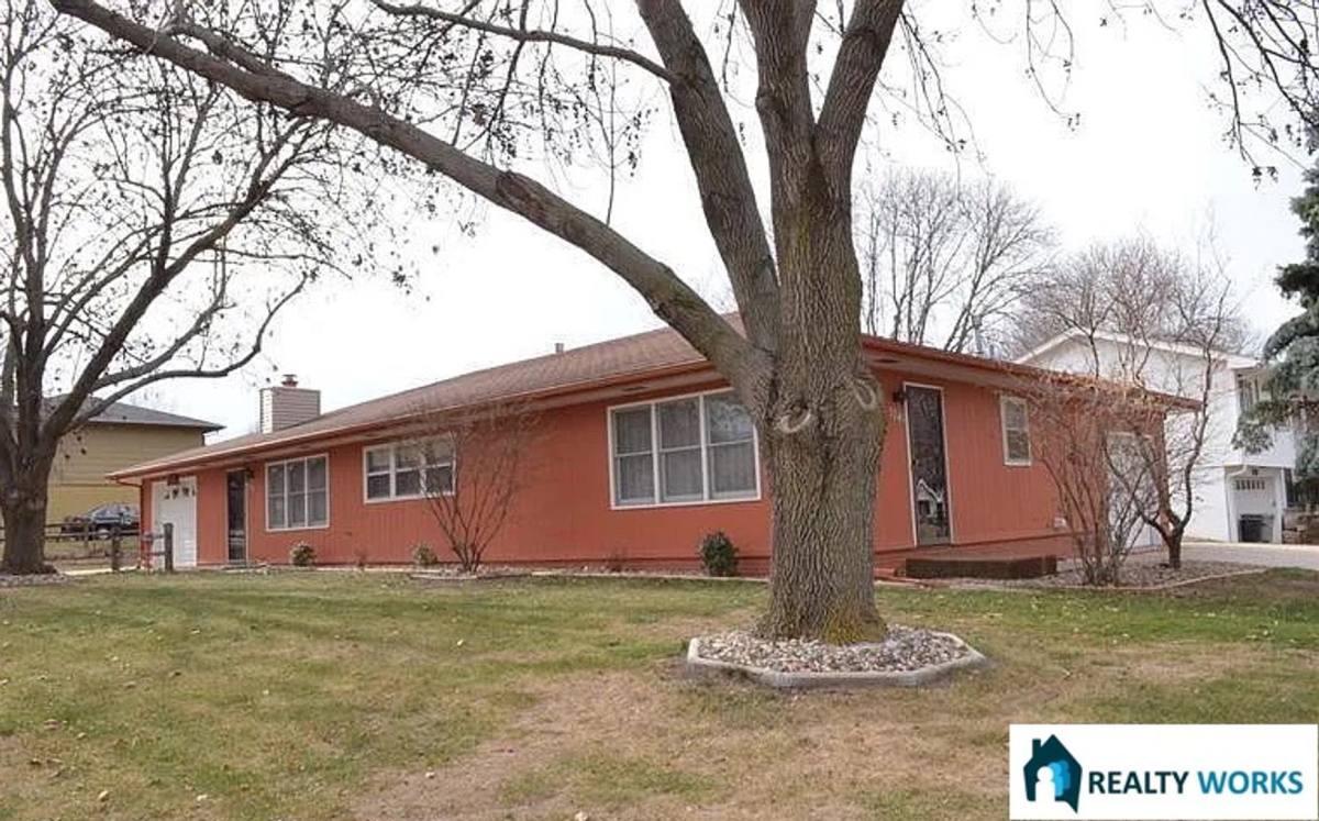 Apartment for rent at 5501 S 38th - 3745 Wildbriar, Lincoln, NE 68516