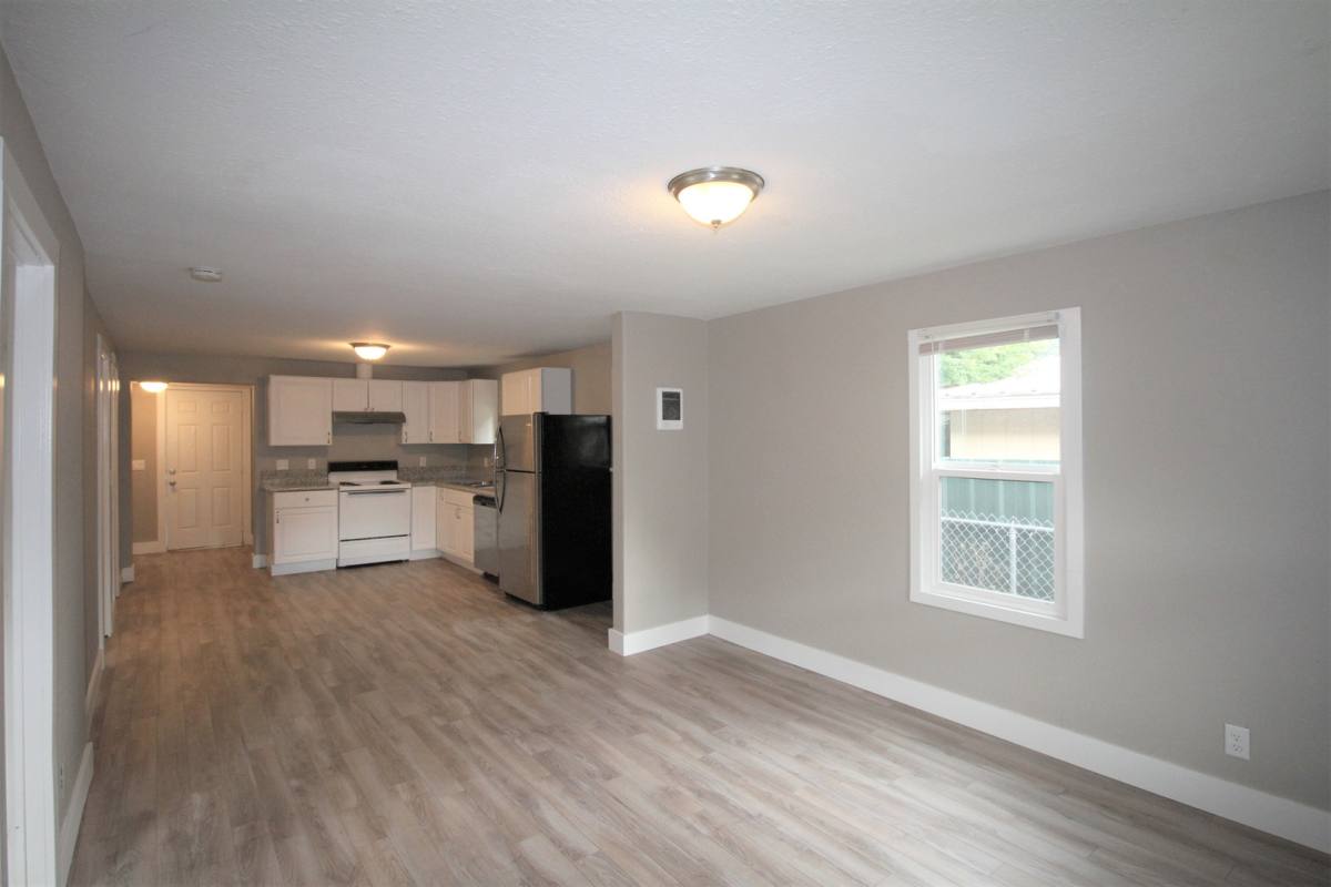 House for rent at 1935 Broadway St NE, Salem, OR 97301