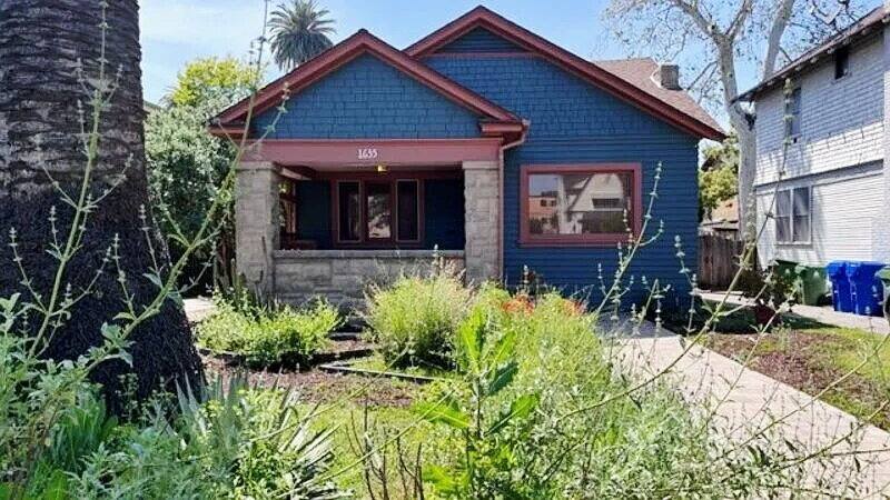 House for rent at 1635 S Wilton Place, Los Angeles, CA 90019
