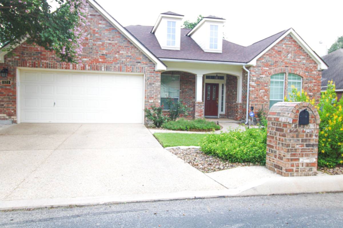 House for rent at 121 Antler Circle, San Antonio, TX 78232