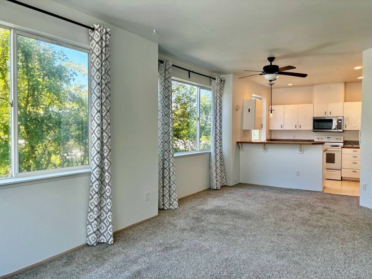 Apartment for rent at 3221 Franklin Ave E, Seattle, WA 98102