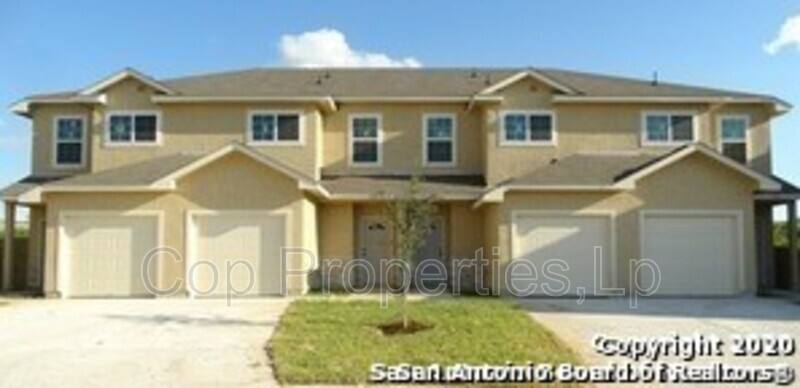 Townhouse for rent at 6627 Arancione Ave #104, San Antonio, TX 78233