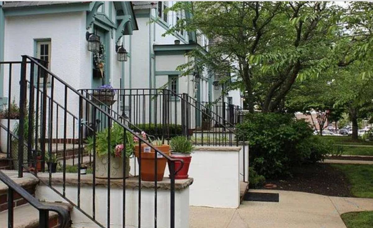Apartment for rent at 182-192 Broad St, Red Bank, NJ 07701