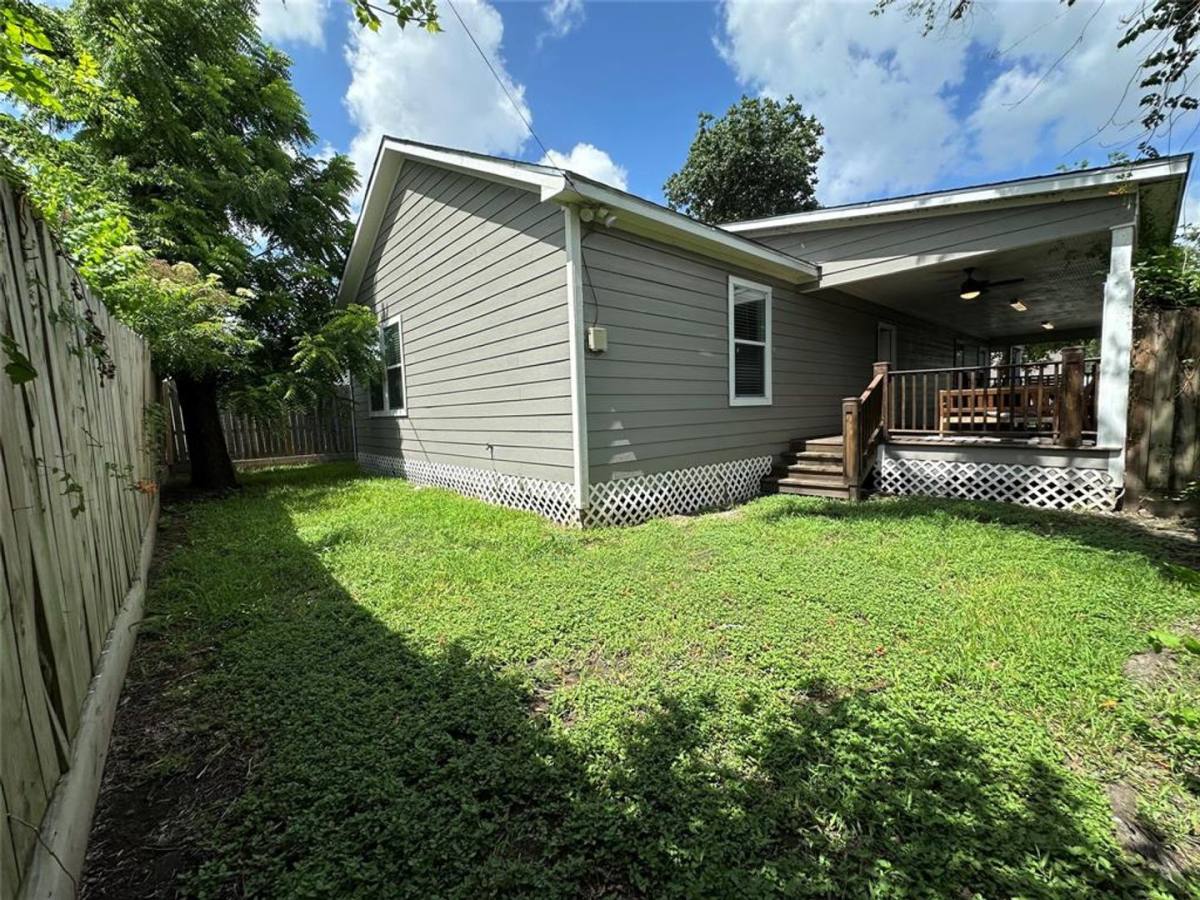 House for rent at 1405 Walton St, Houston, TX 77009