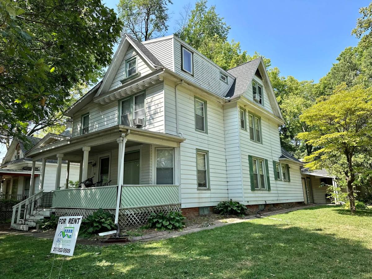 Apartment for rent at 501 S Elm St, Champaign, IL 61820