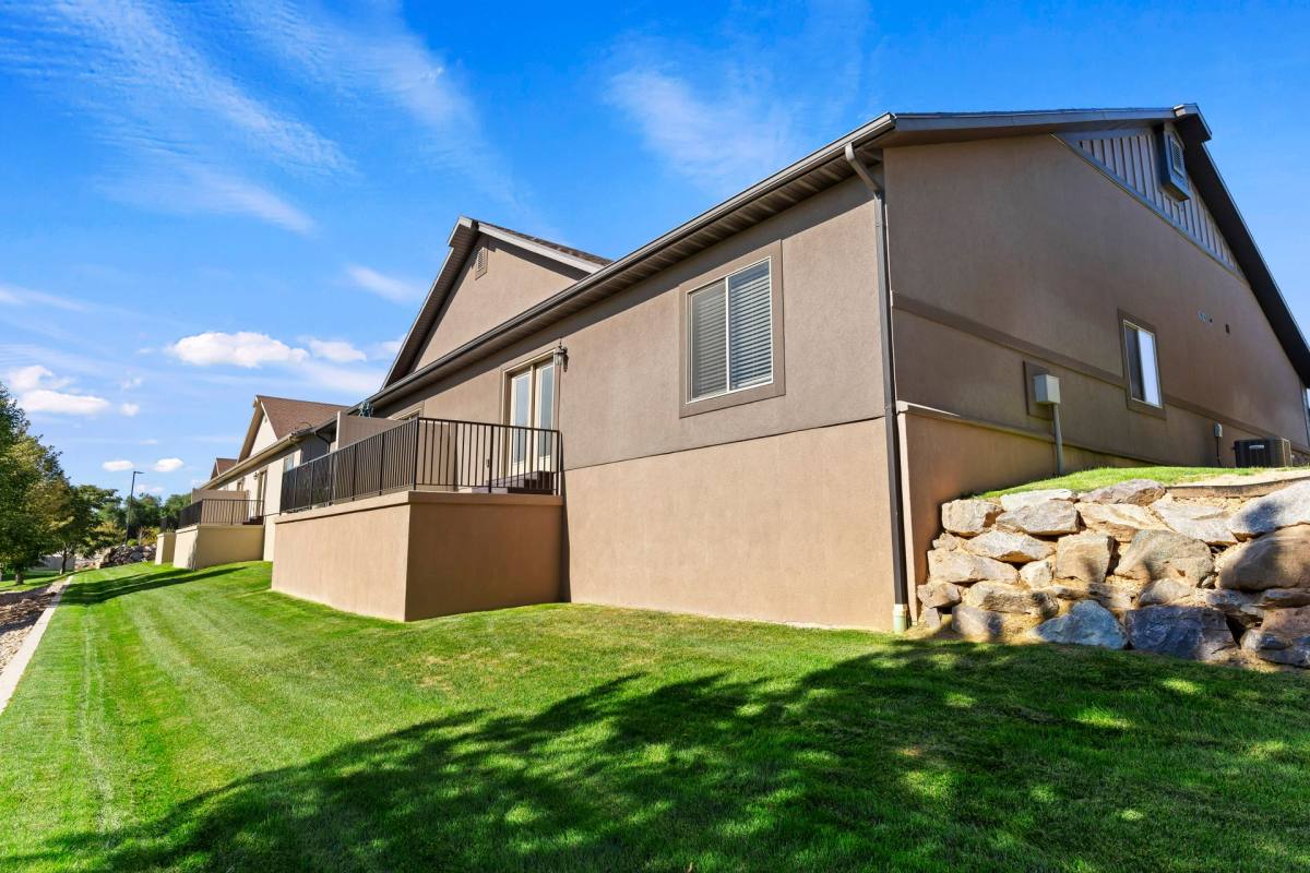 Apartment for rent at 1025 S University Park Blvd, Clearfield, UT 84015