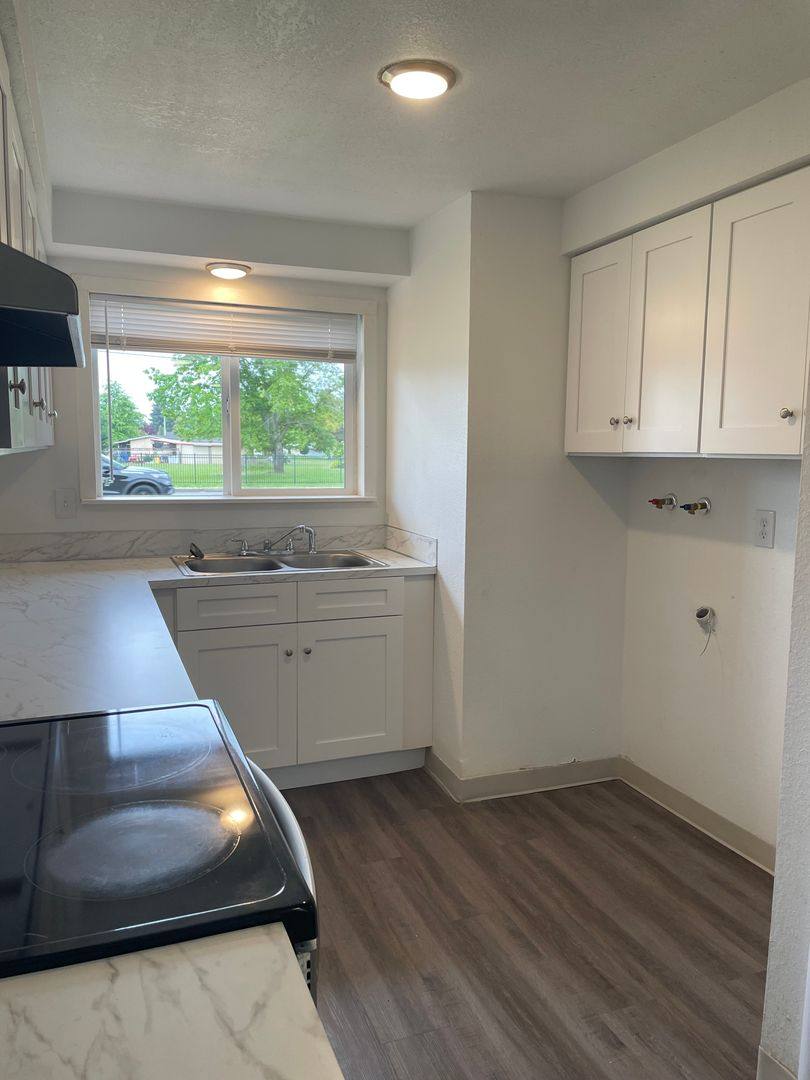 Townhouse for rent at 4112-4124 Lancaster Dr NE, Salem, OR 97305