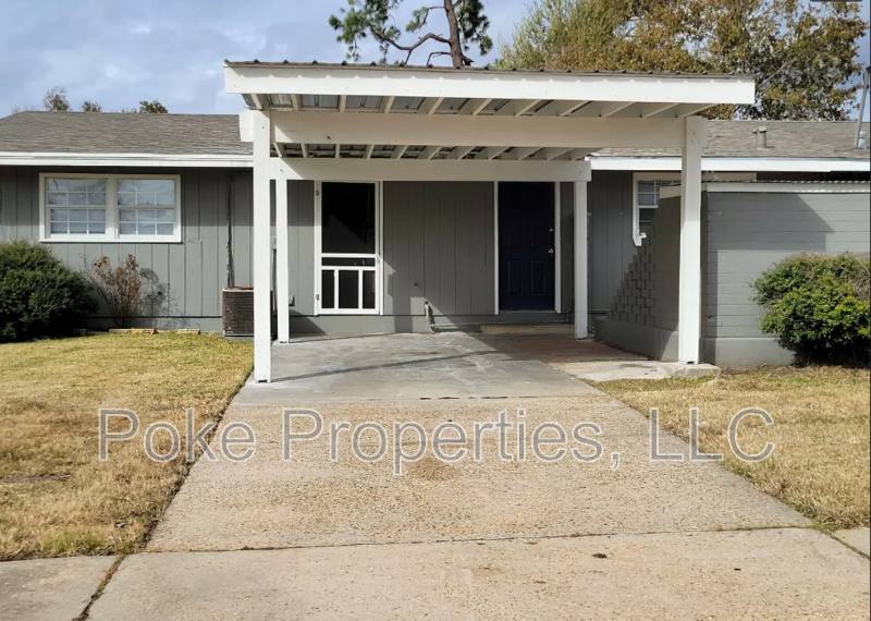 Apartment for rent at 871 Von Blond Dr #B, Lake Charles, LA 70615