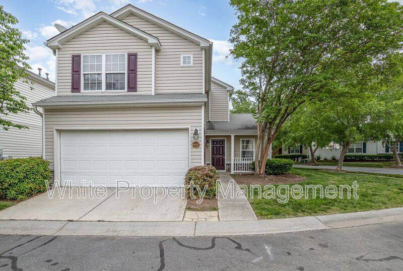 House for rent at 9036 Meadowmont View Dr, Charlotte, NC 28269