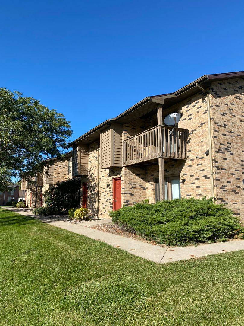 Apartment for rent at 1851 Eldorado Dr, Green Bay, WI 54302