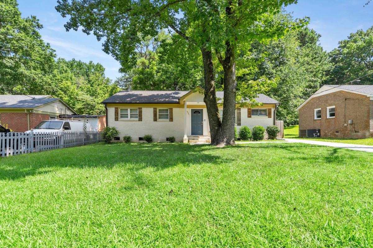 House for rent at 2521 Dora Dr, Charlotte, NC 28215