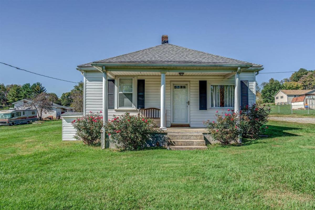 House for rent at 4332 Old Mountain Rd NE, Roanoke, VA 24019