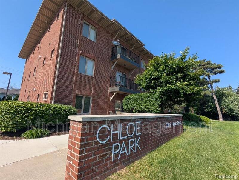 Condo for rent at 2737 E Maple Rd, Birmingham, MI 48009