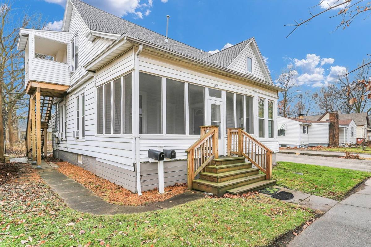 House for rent at 207 W William St, Champaign, IL 61820