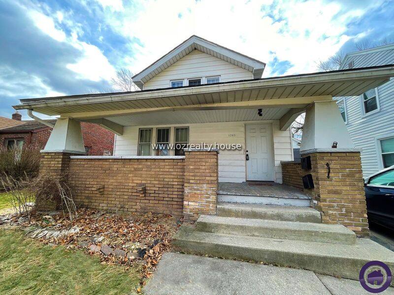House for rent at 1263 Crestwood Dr #2, Toledo, OH 43612