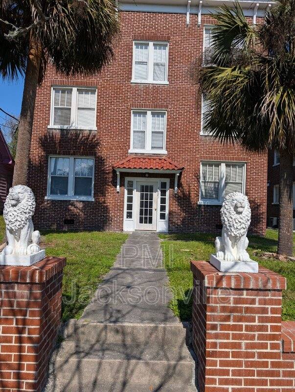 Apartment for rent at 2623 College St, Jacksonville, FL 32204