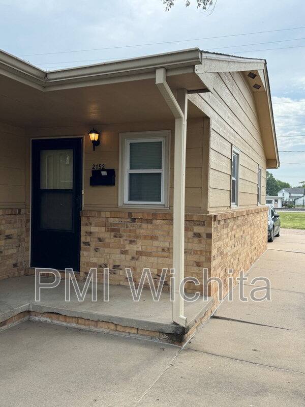 Apartment for rent at 2152 S Santa Fe St, Wichita, KS 67211