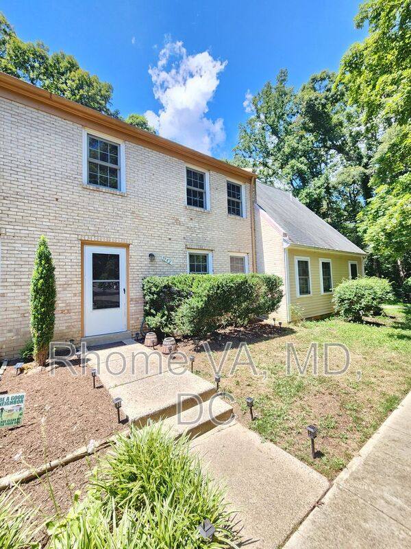 Townhouse for rent at 7752 Matisse Way, Springfield, VA 22153