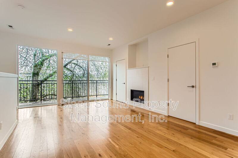 Townhouse for rent at 1024 N Ainsworth St, Portland, OR 97217