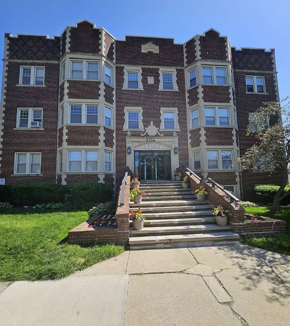Apartment for rent at 3214 Berkshire Rd, Cleveland, OH 44118