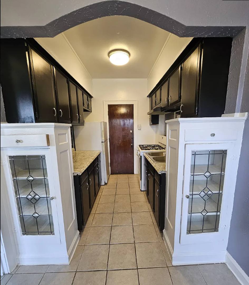 Apartment for rent at 3214 Berkshire Rd, Cleveland, OH 44118