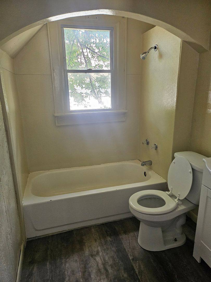 House for rent at 1117 Lodge Ave, Evansville, IN 47714