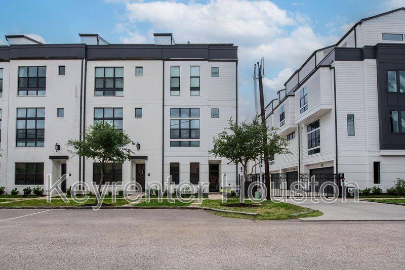 House for rent at 2910 Lamar St, Houston, TX 77003