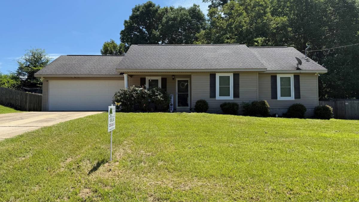 House for rent at 10456 Annawood Dr, Vance, AL 35490