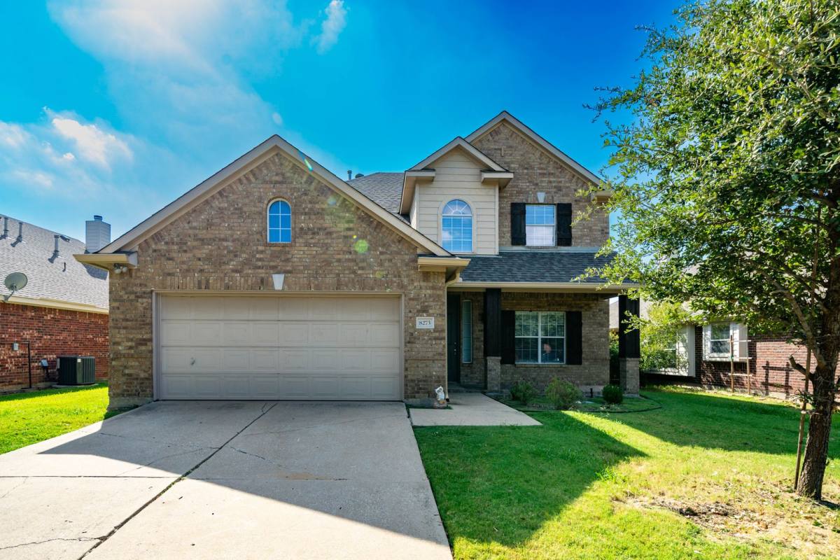 House for rent at 8273 Robertson Dr, Frisco, TX 75036