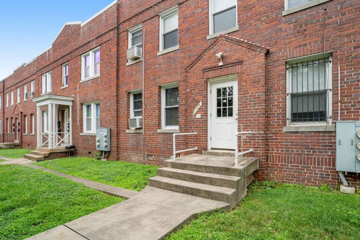 House for rent at 1725 E St NE #1, Washington, DC 20002