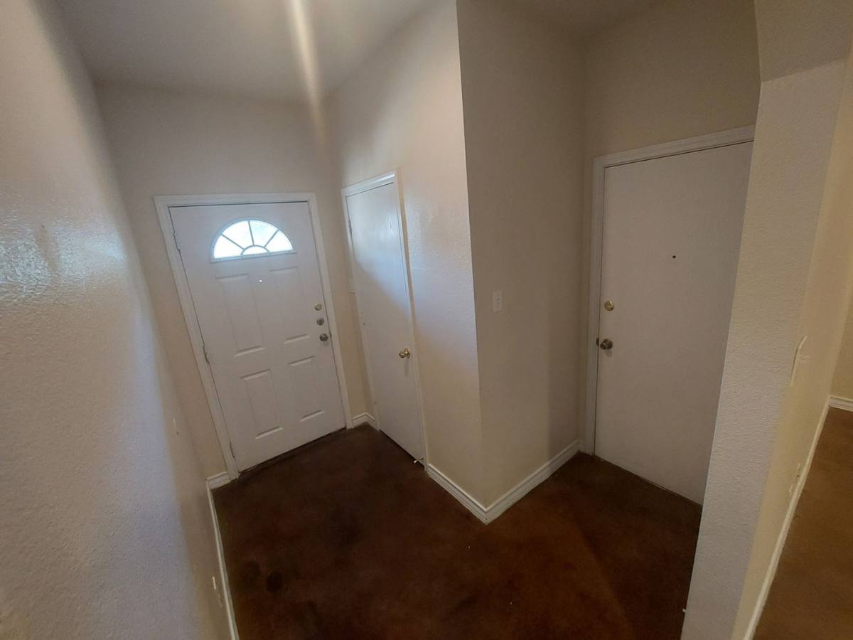 Townhouse for rent at 5006 Summit Pass #3, San Antonio, TX 78229