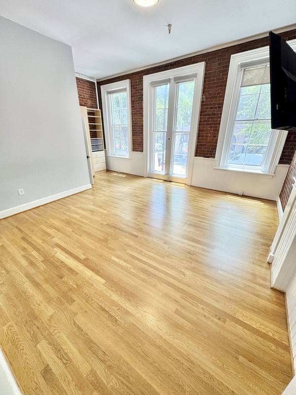 Apartment for rent at 204 W Broad St #1, Richmond, VA 23220