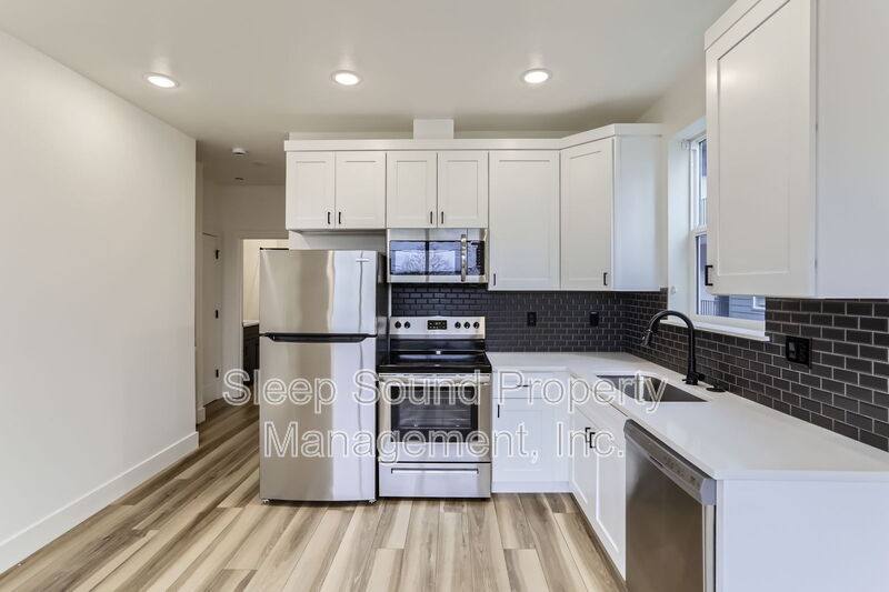 Apartment for rent at 9060 NE Hoyt St #10, Portland, OR 97220