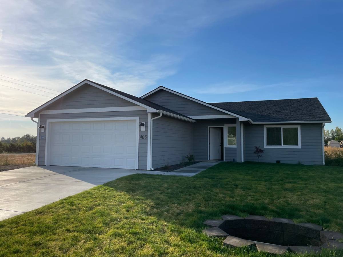 House for rent at 403 Pear Dr, Tieton, WA 98947