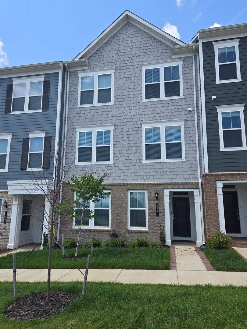 Townhouse for rent at 1745 Riverbluff Ave, Dumfries, VA 22026