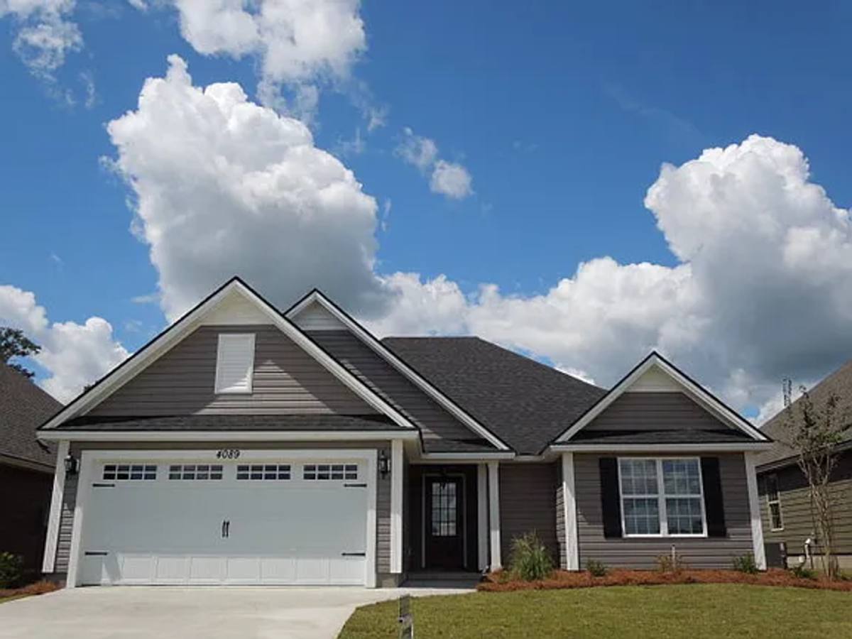 House for rent at 4089 Silver Glenn Dr, Hahira, GA 31632