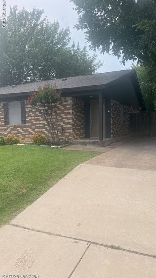 House for rent at 206 S 4th Ave, Mansfield, TX 76063